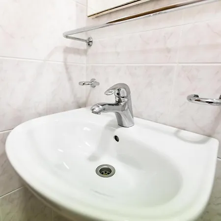 Pensión Vema House 3*